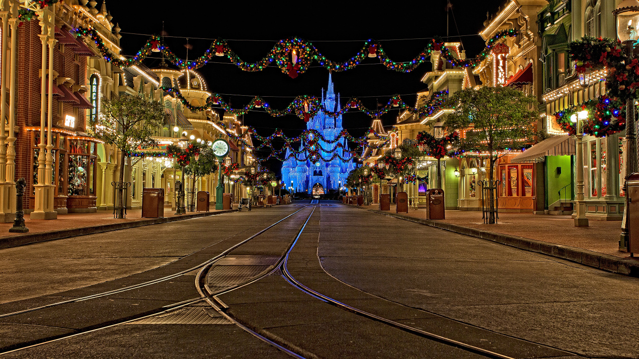Cinderella Castle, The Walt Disney Company, Nacht, Weihnachtsbeleuchtung, Licht. Wallpaper in 1280x720 Resolution