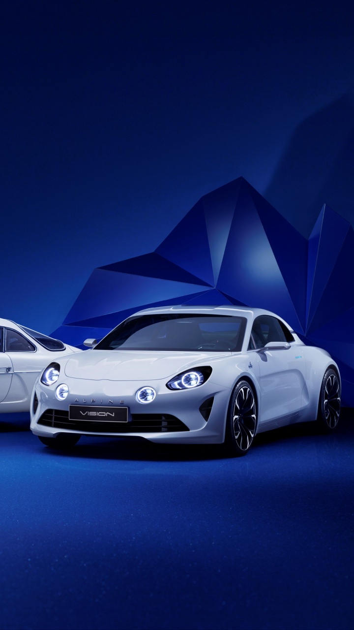 Mercedes Benz Coupe Blanco Sobre Fondo Azul.. Wallpaper in 720x1280 Resolution