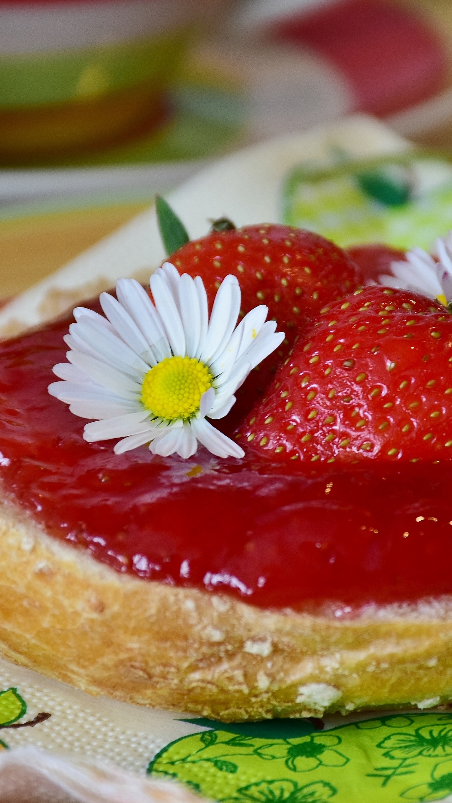 Strawberry on Bread With Cream on Top. Wallpaper in 1440x2560 Resolution