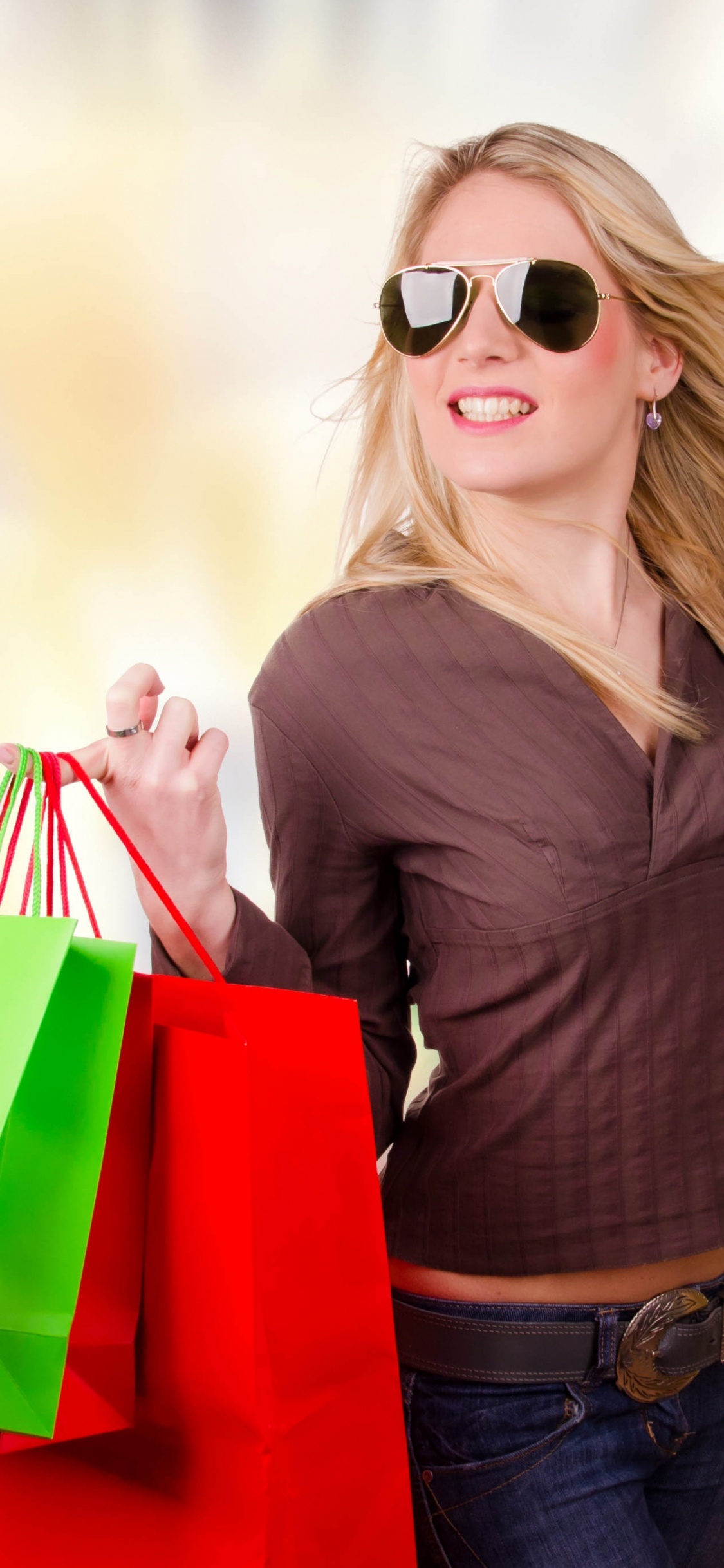 Shopping, Schulter, Model, Mode-Accessoire, Mädchen. Wallpaper in 1125x2436 Resolution