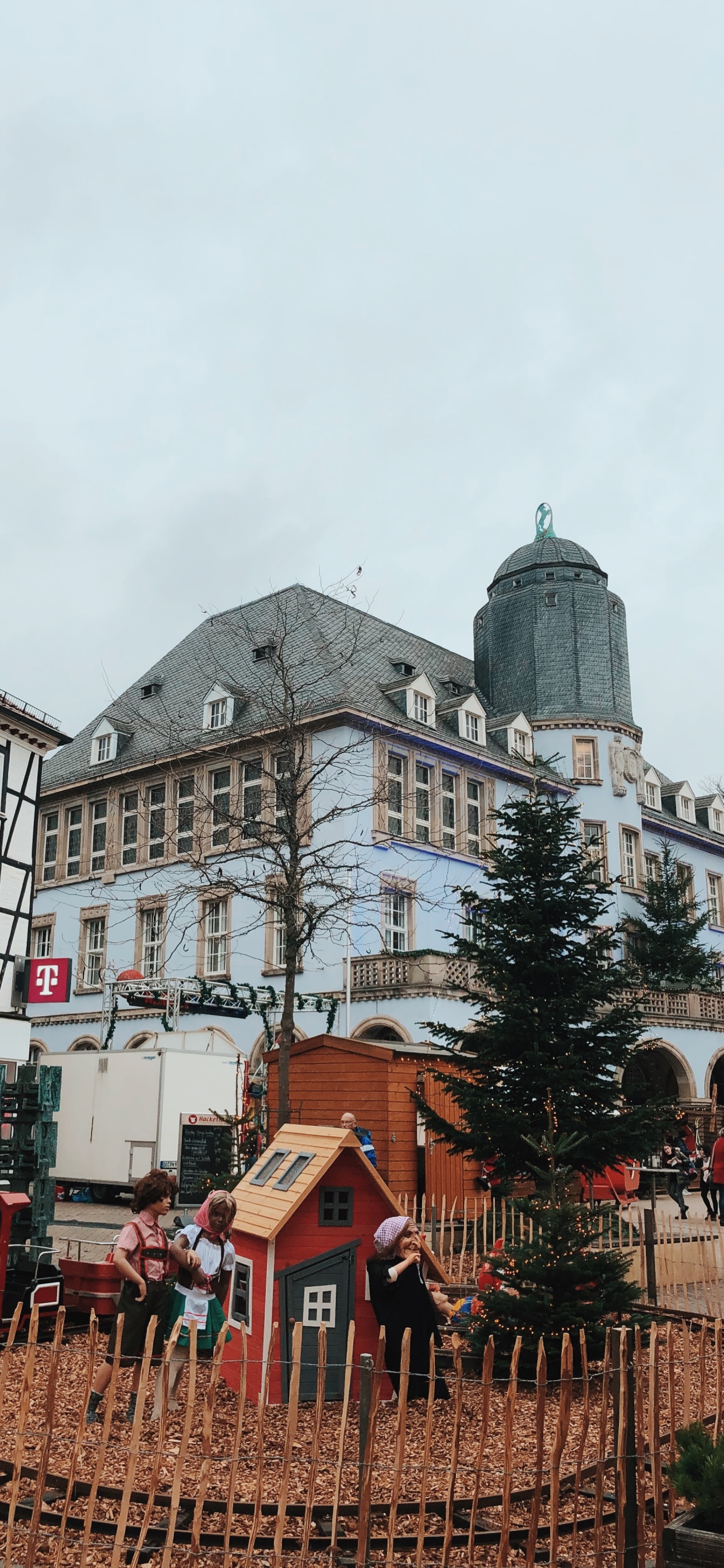 Roof, Faade, Window, Building, Town. Wallpaper in 1242x2688 Resolution