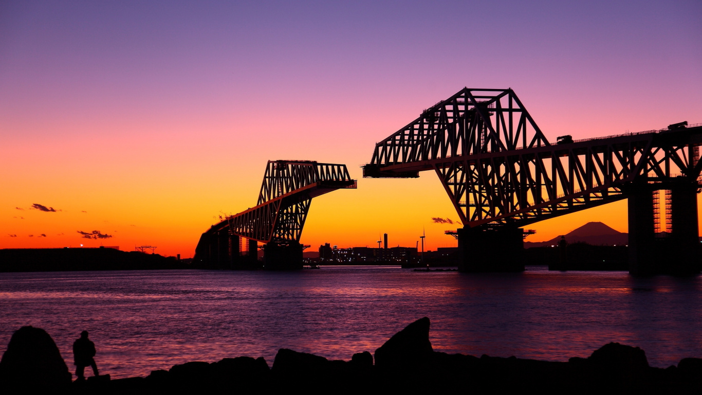 Silueta de Puente Durante la Puesta de Sol. Wallpaper in 1366x768 Resolution