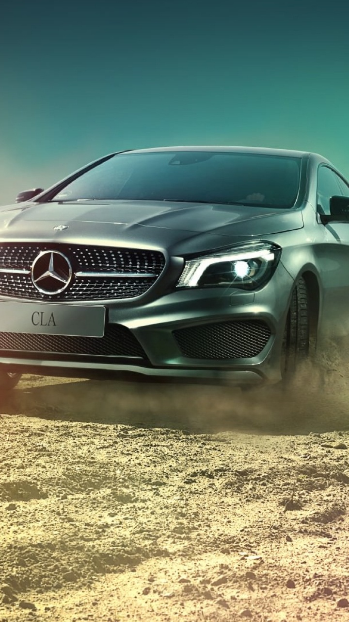 Audi a 4 Coupe Gris en Campo Marrón. Wallpaper in 720x1280 Resolution