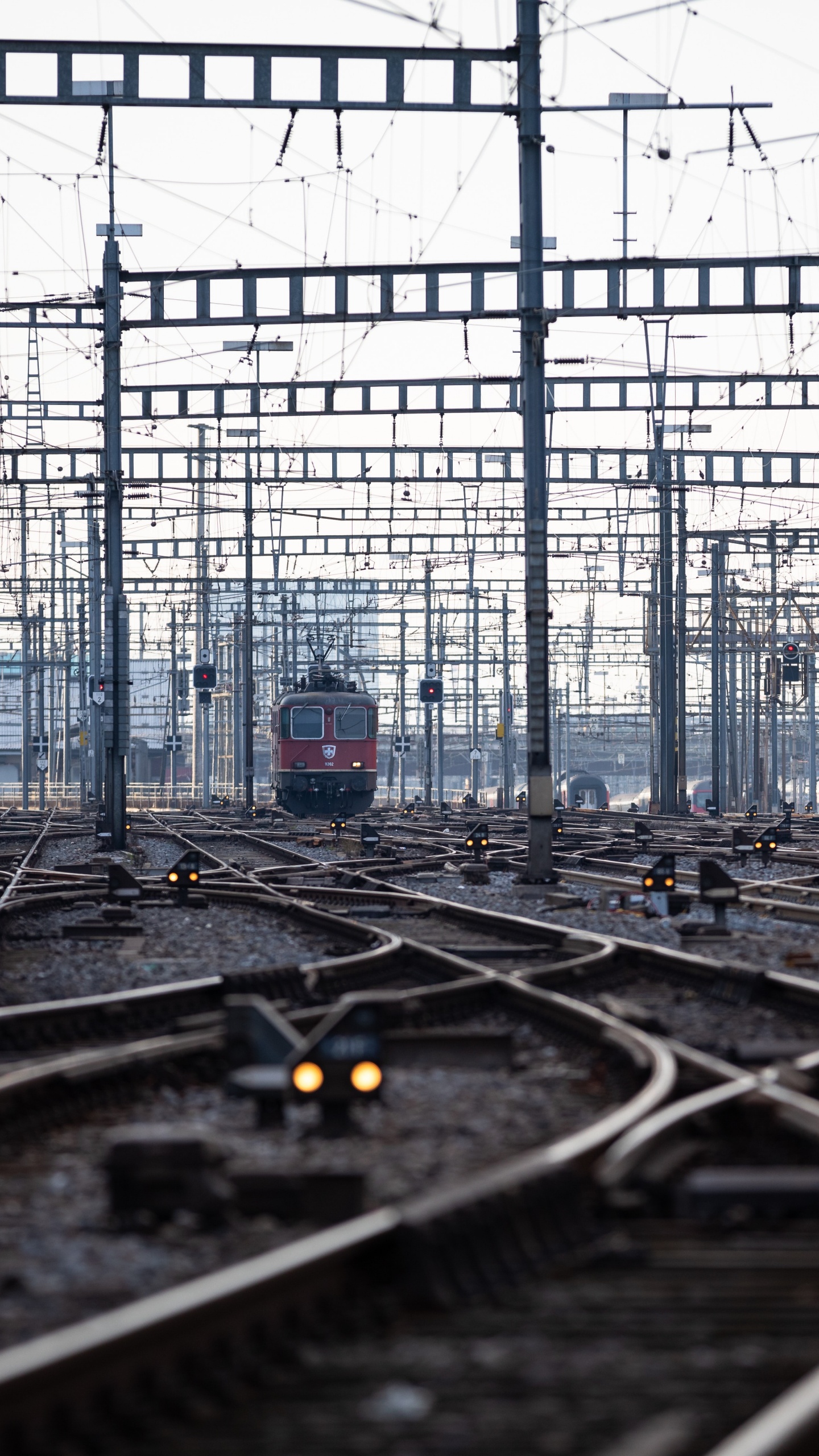 Train Rail Tracks in Train Station. Wallpaper in 1440x2560 Resolution