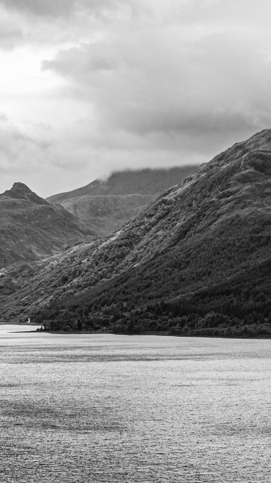 Highland, Eau, Paysage Naturel, Noir et Blanc, Pente. Wallpaper in 1080x1920 Resolution