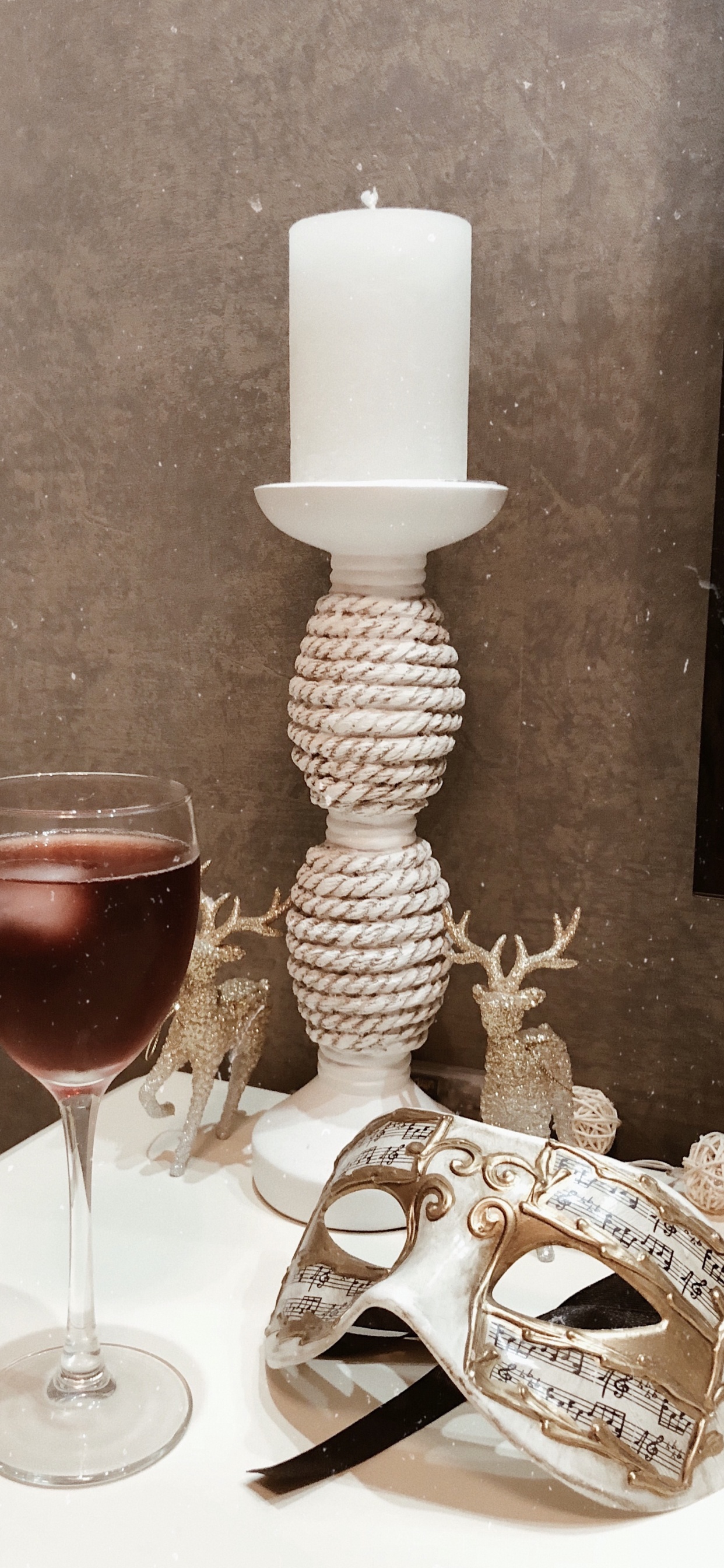 Wein, Champagner, Champagnerglas, Becher, Drinkware. Wallpaper in 1242x2688 Resolution