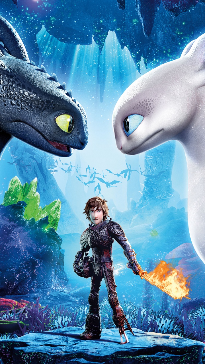 2 Mujeres de Pie Frente a la Ilustración de Tiburón Blanco y Azul. Wallpaper in 720x1280 Resolution