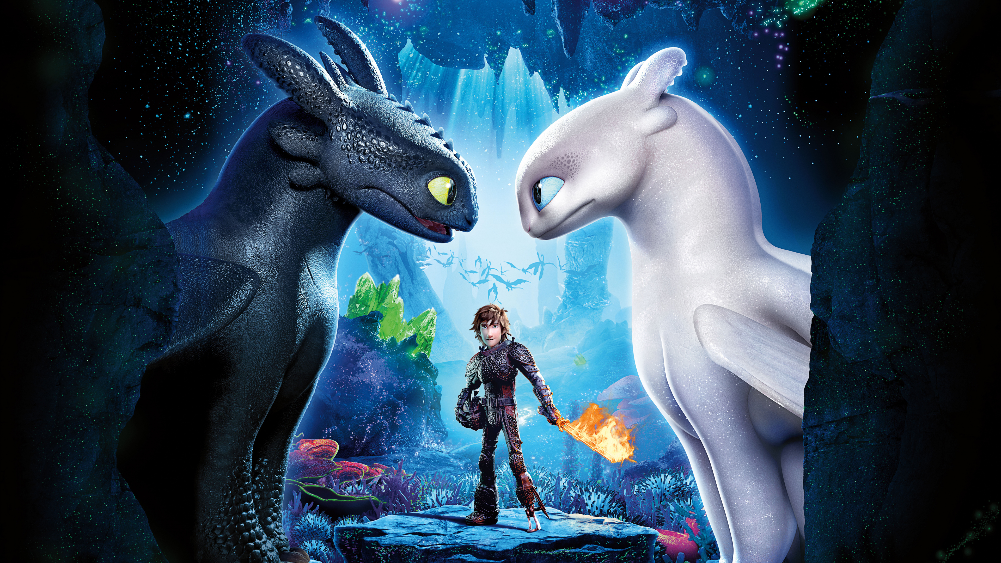 2 Femmes Debout Devant Une Illustration de Requin Blanc et Bleu. Wallpaper in 3840x2160 Resolution