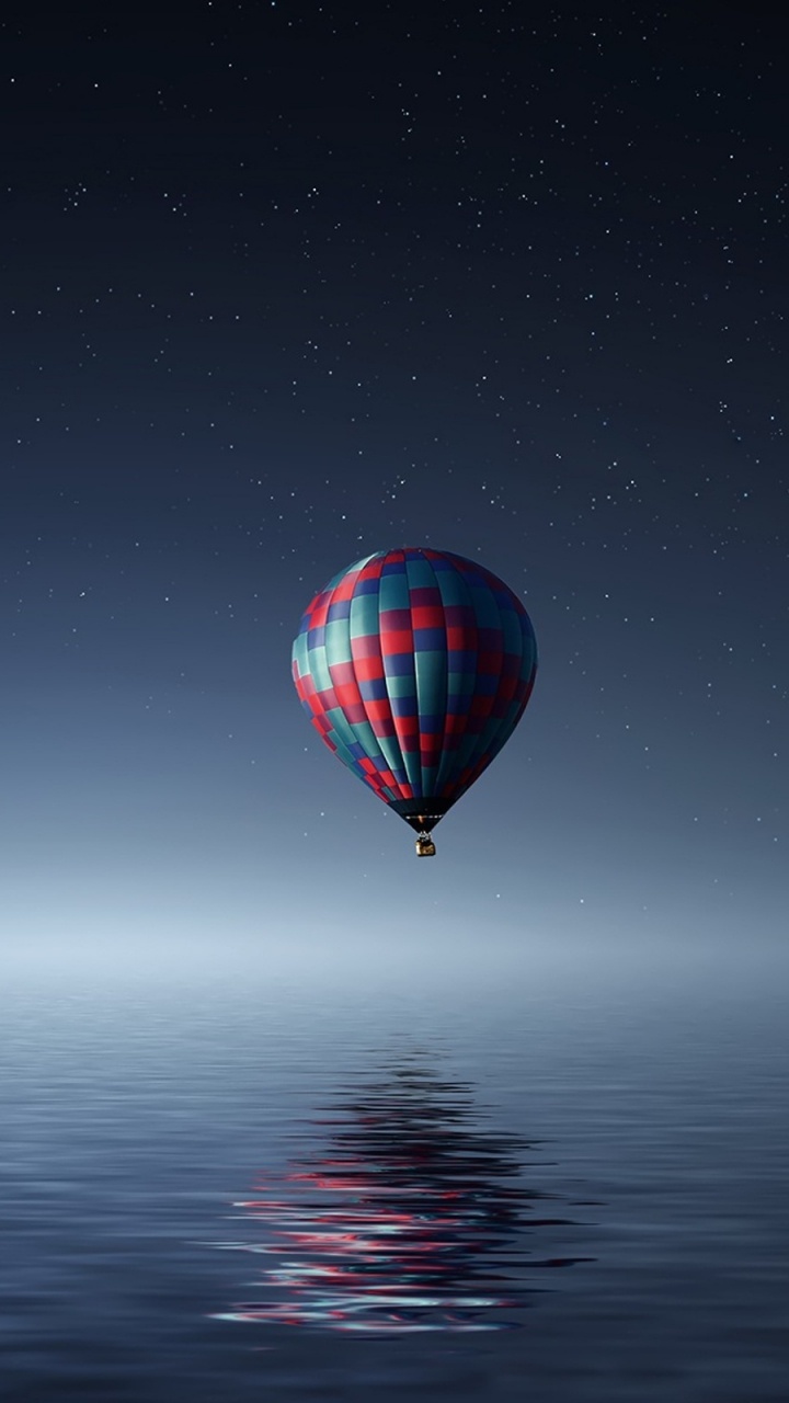 Roter Blauer Und Grüner Heißluftballon Unter Sternennacht. Wallpaper in 720x1280 Resolution