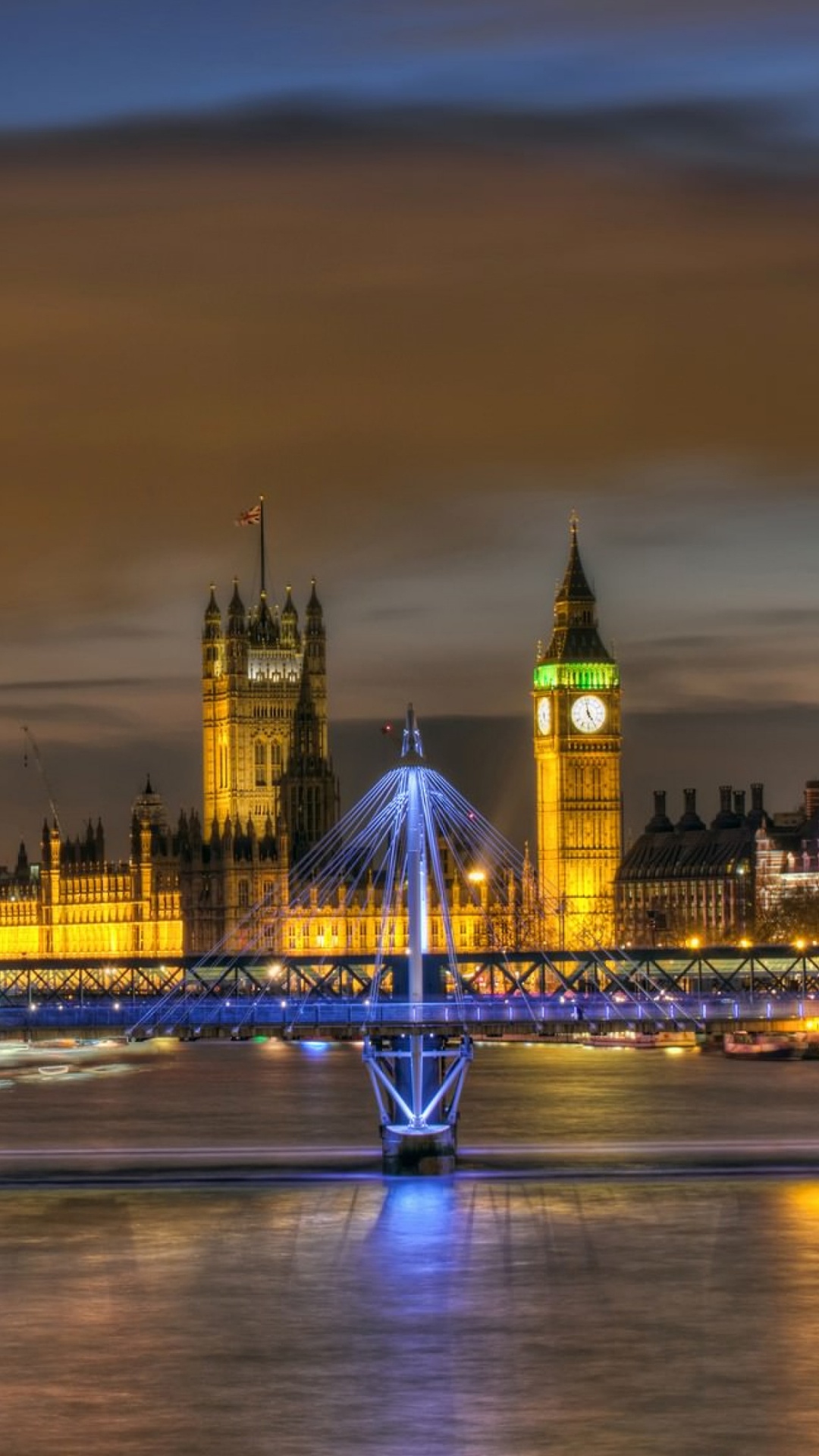 Puente Sobre el Agua Durante la Noche. Wallpaper in 1080x1920 Resolution