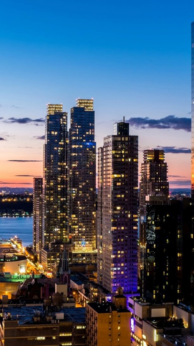 Skyline Der Stadt Bei Nacht Night. Wallpaper in 750x1334 Resolution