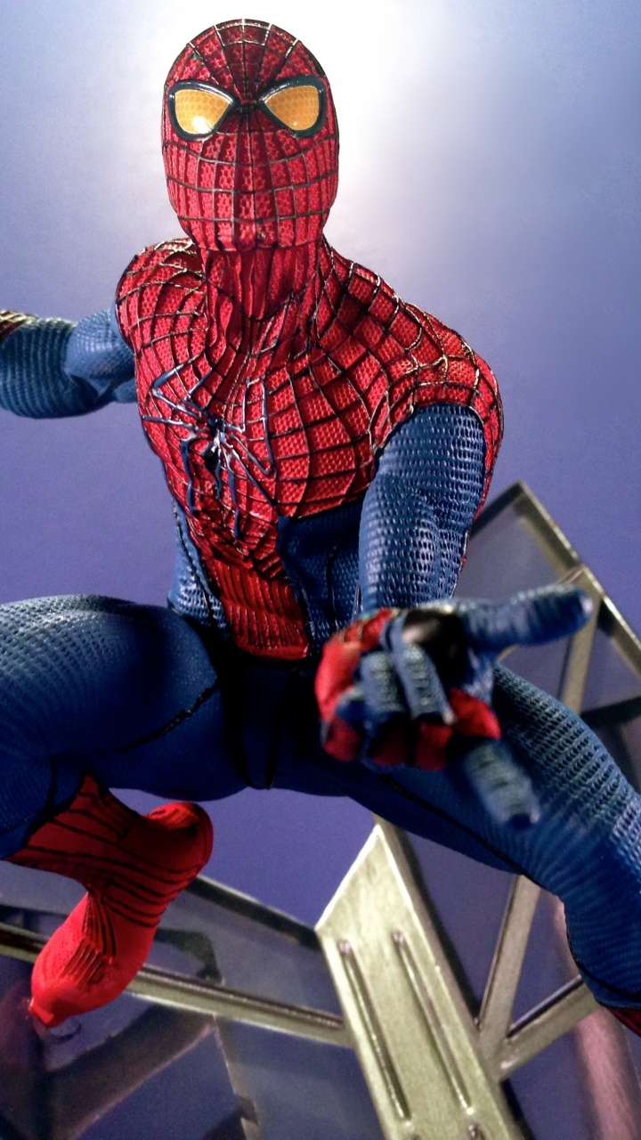 Spider Man on The Edge of a Building. Wallpaper in 720x1280 Resolution