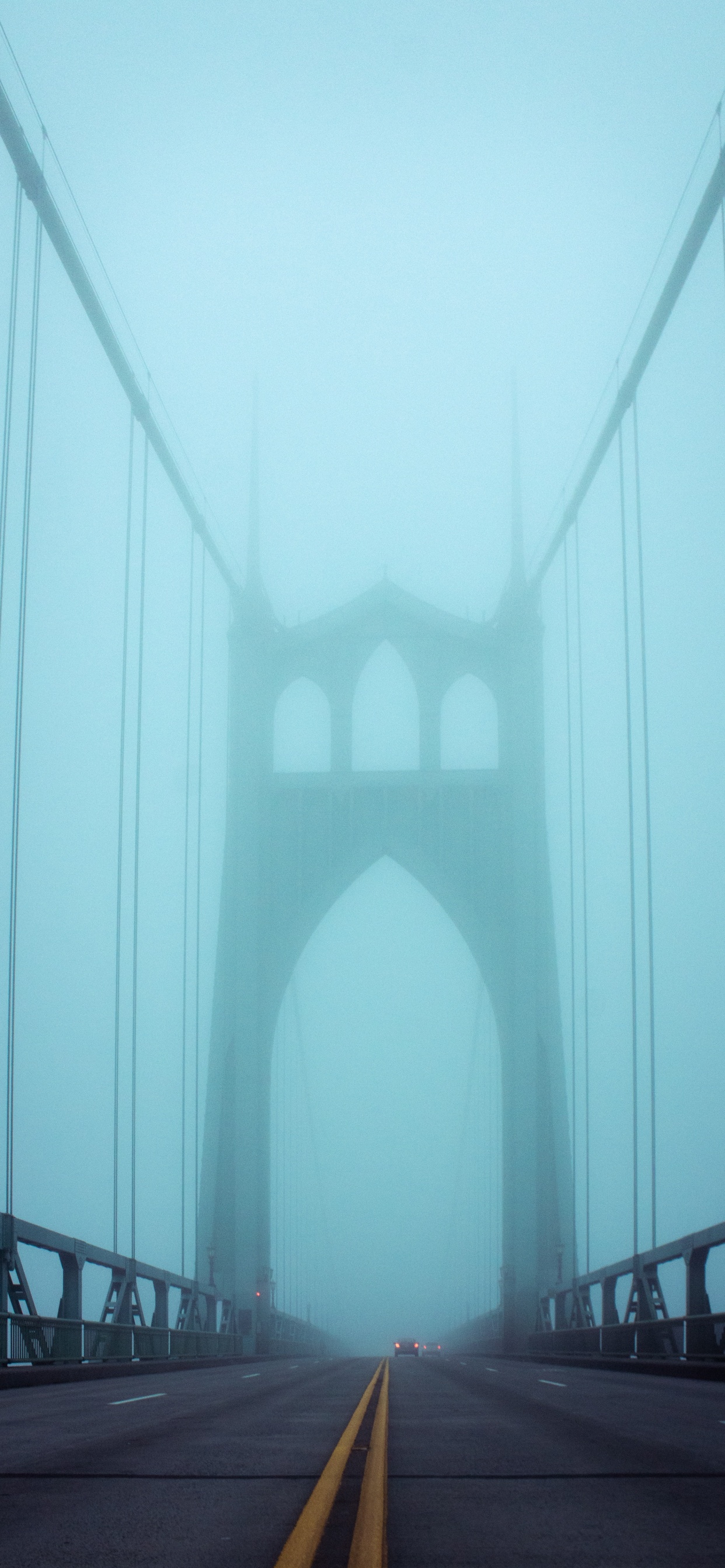 Pont Bleu Sous Ciel Bleu. Wallpaper in 1242x2688 Resolution