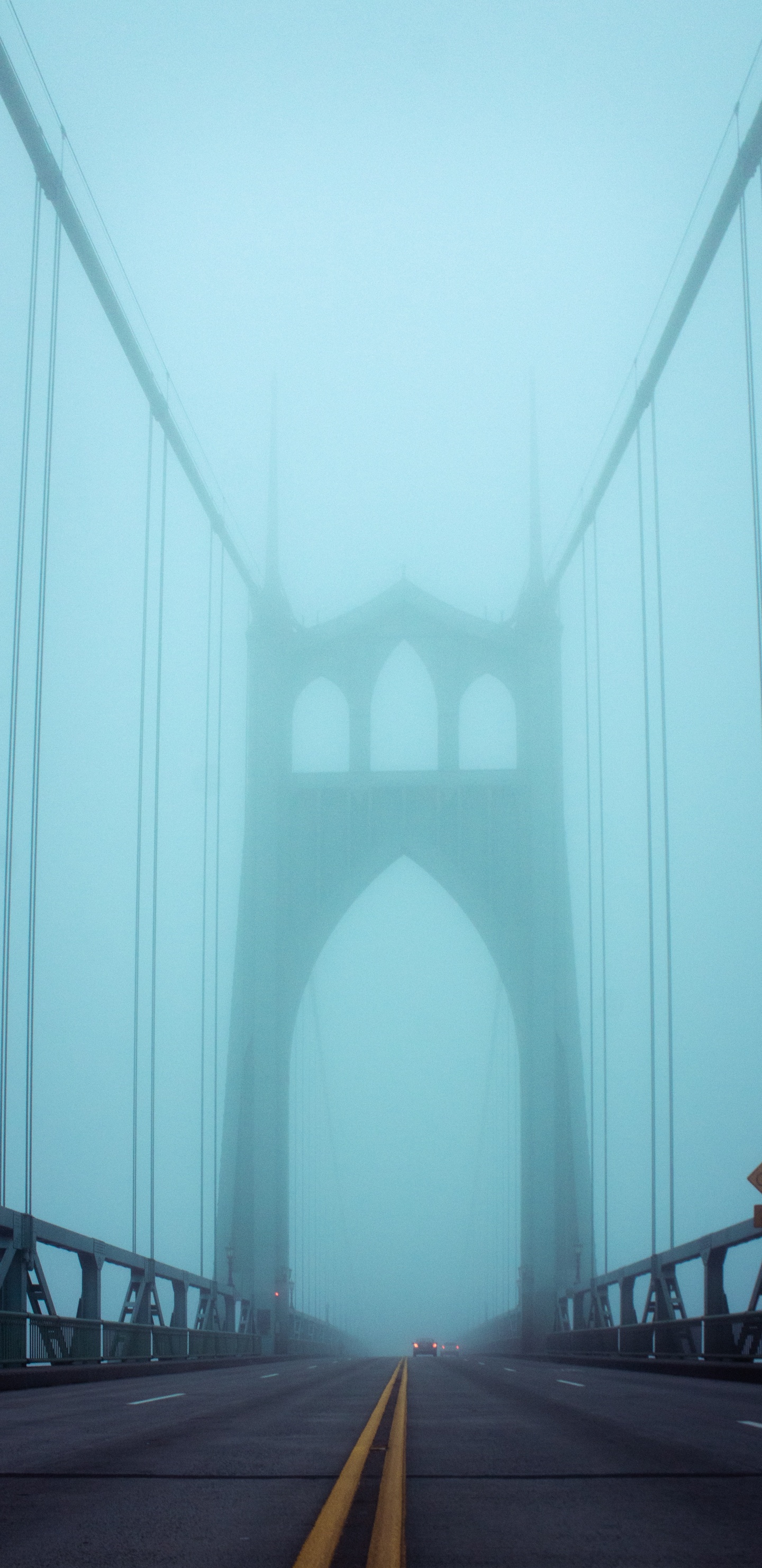 Pont Bleu Sous Ciel Bleu. Wallpaper in 1440x2960 Resolution