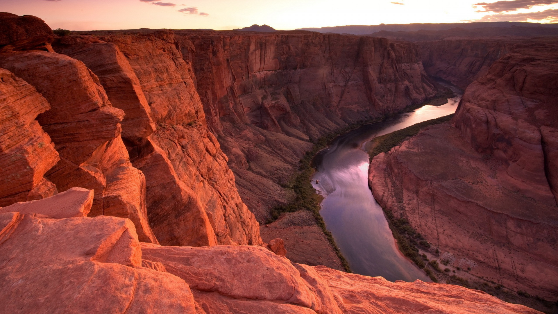 Braune Felsformation Unter Blauem Himmel. Wallpaper in 1920x1080 Resolution
