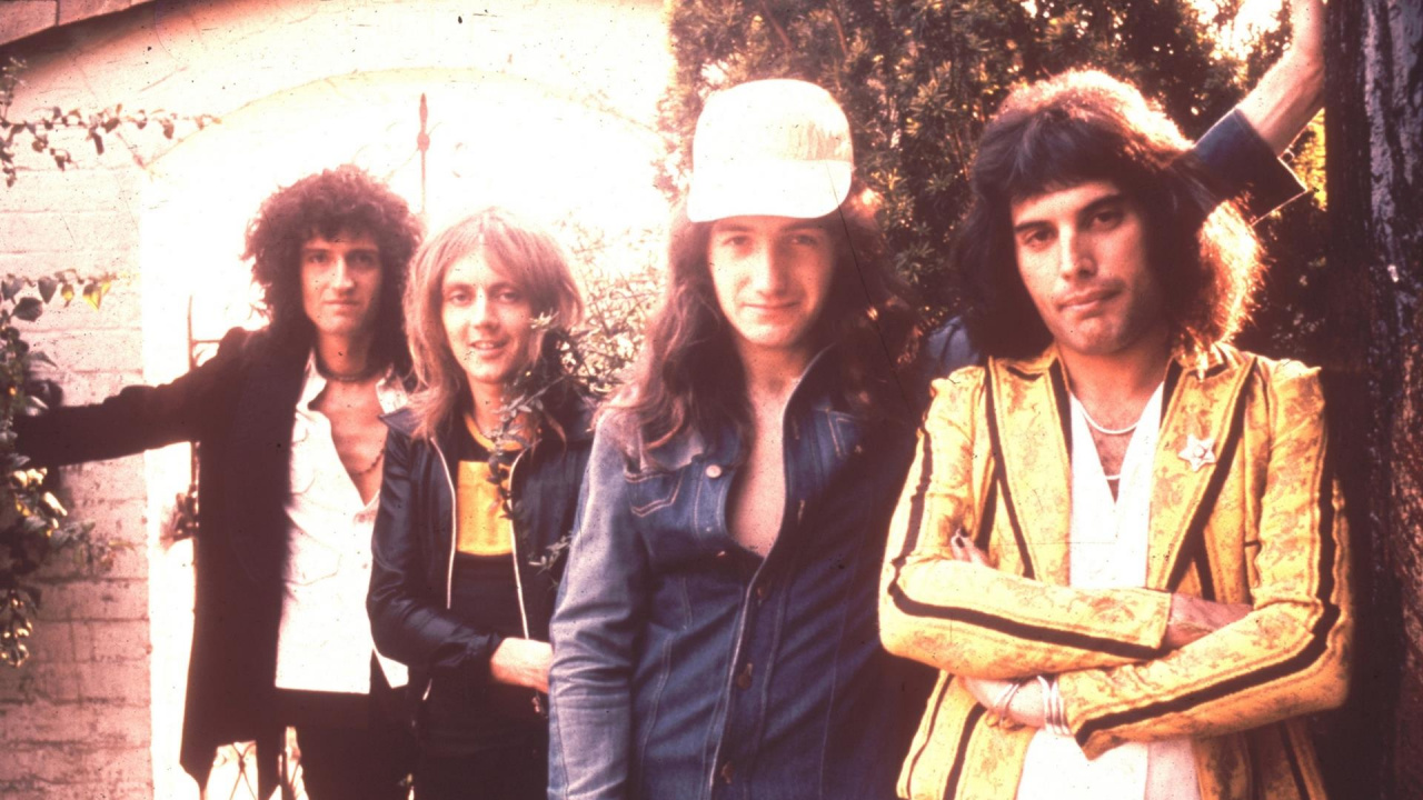 Queen 1974, Freddie Mercury, Brian May, Queen, Fun. Wallpaper in 1280x720 Resolution