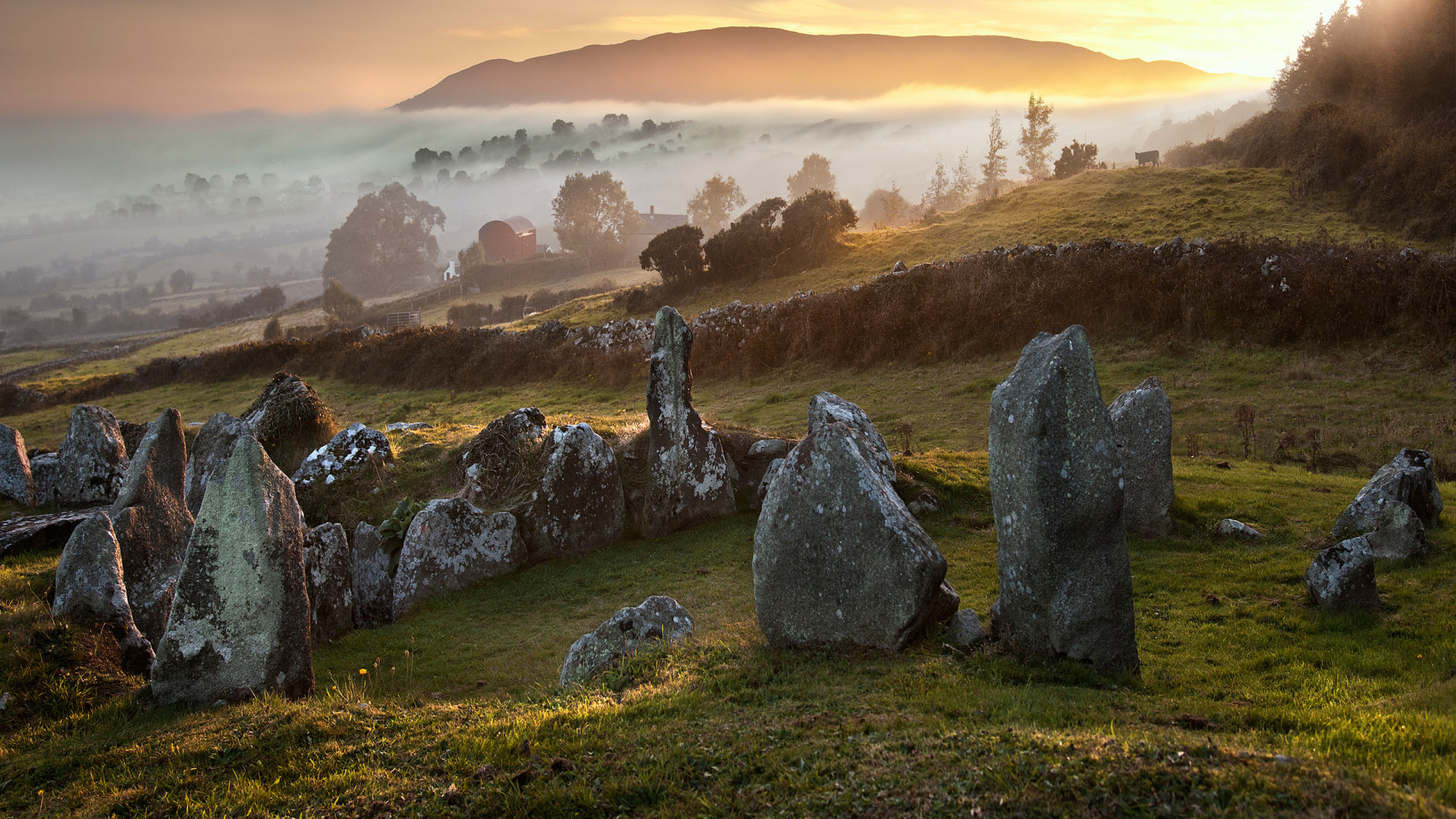 Gray Rock Formation on Green Grass Field During Daytime. Wallpaper in 1920x1080 Resolution