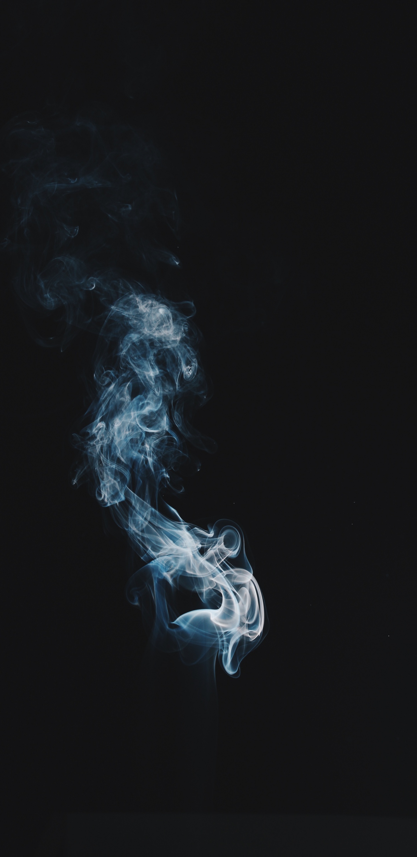 Humo Blanco Sobre Fondo Negro. Wallpaper in 1440x2960 Resolution