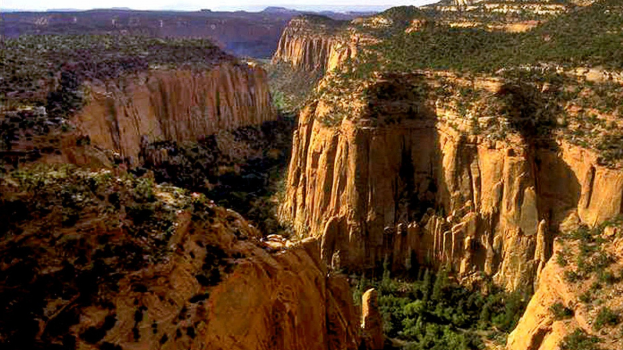 Nationaldenkmal, Böschung, Canyon, Rock, Donald Trump. Wallpaper in 1280x720 Resolution