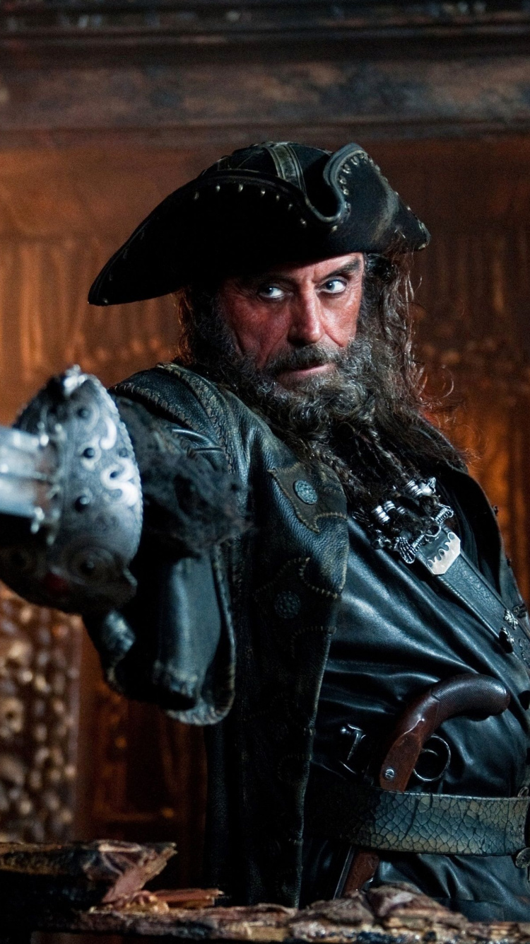 Mann in Schwarzer Lederjacke Mit Schwarzem Metallrohr. Wallpaper in 750x1334 Resolution