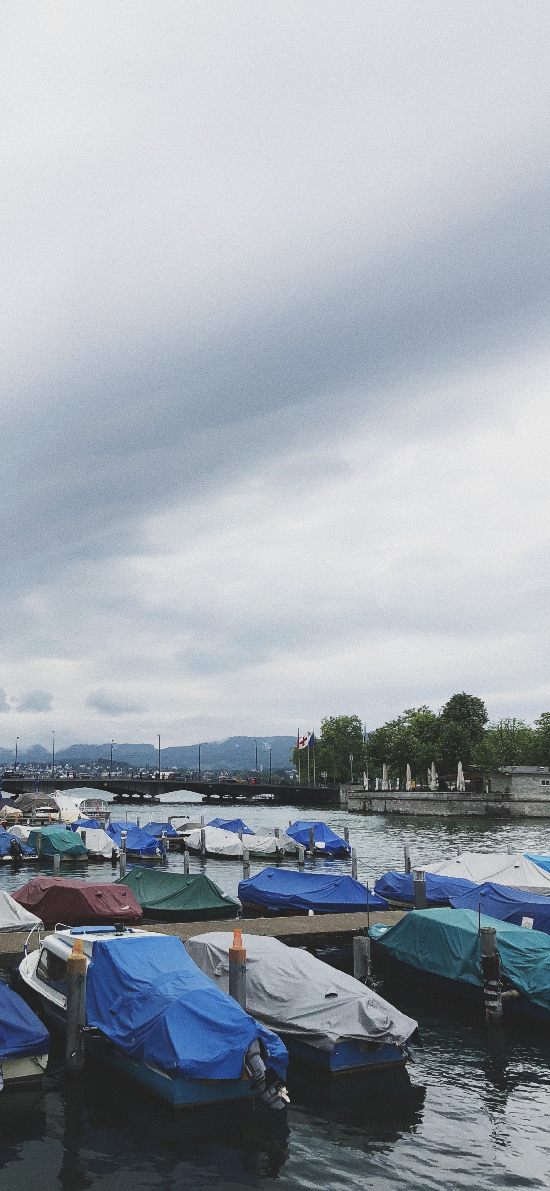 Wasser, Wasser-Transport, Boot, Kanal, Tourismus. Wallpaper in 1125x2436 Resolution