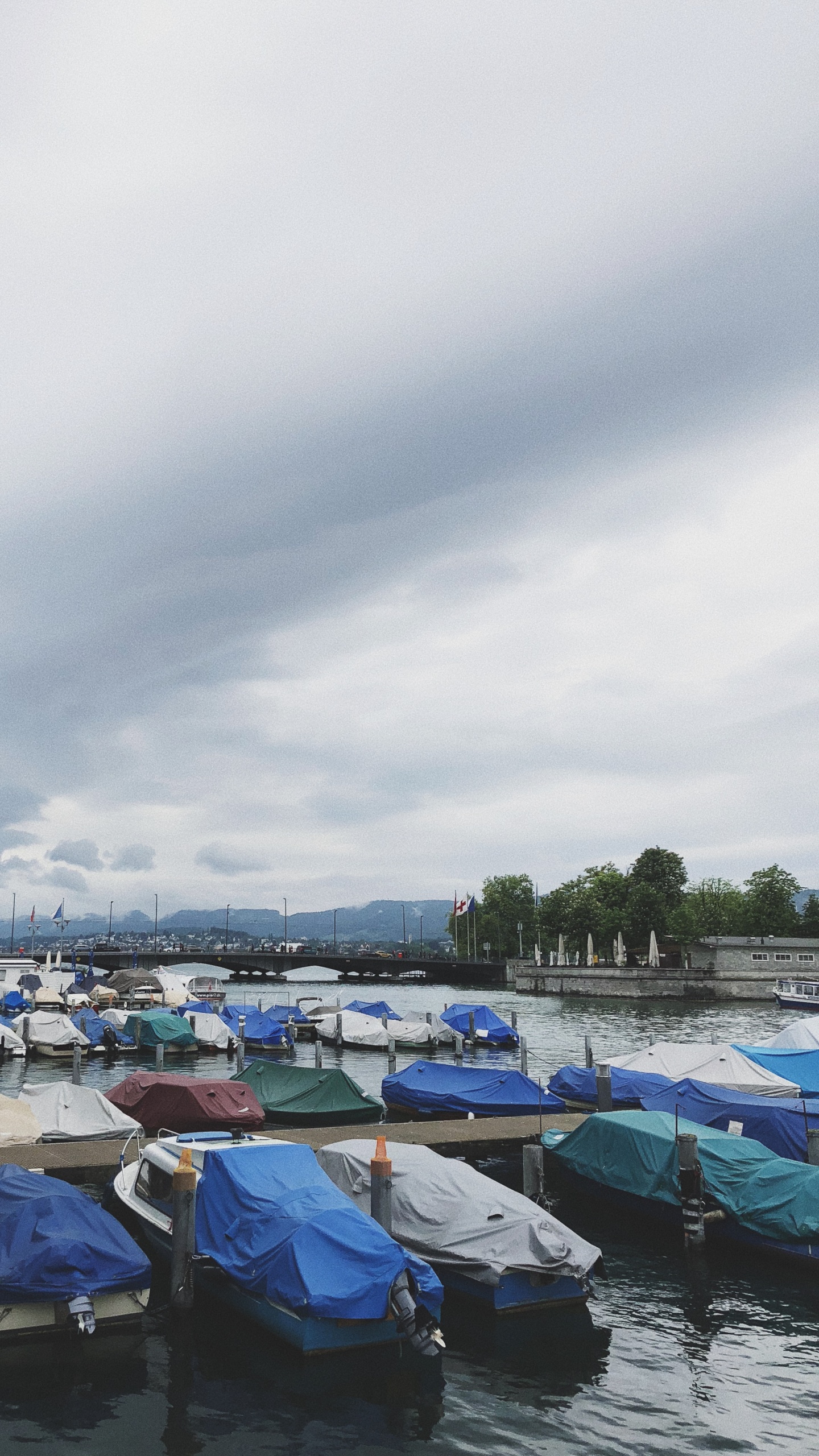 Wasser, Wasser-Transport, Boot, Kanal, Tourismus. Wallpaper in 1440x2560 Resolution