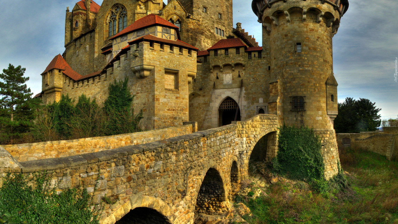 Braunes Und Graues Betonschloss. Wallpaper in 1366x768 Resolution