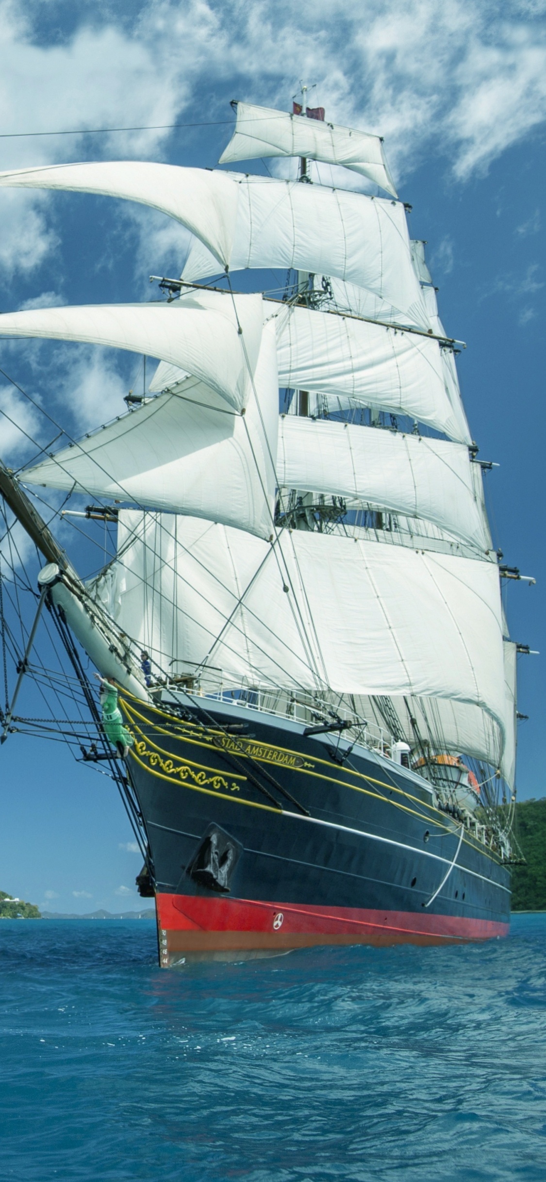 Brown and White Ship on Sea During Daytime. Wallpaper in 1125x2436 Resolution