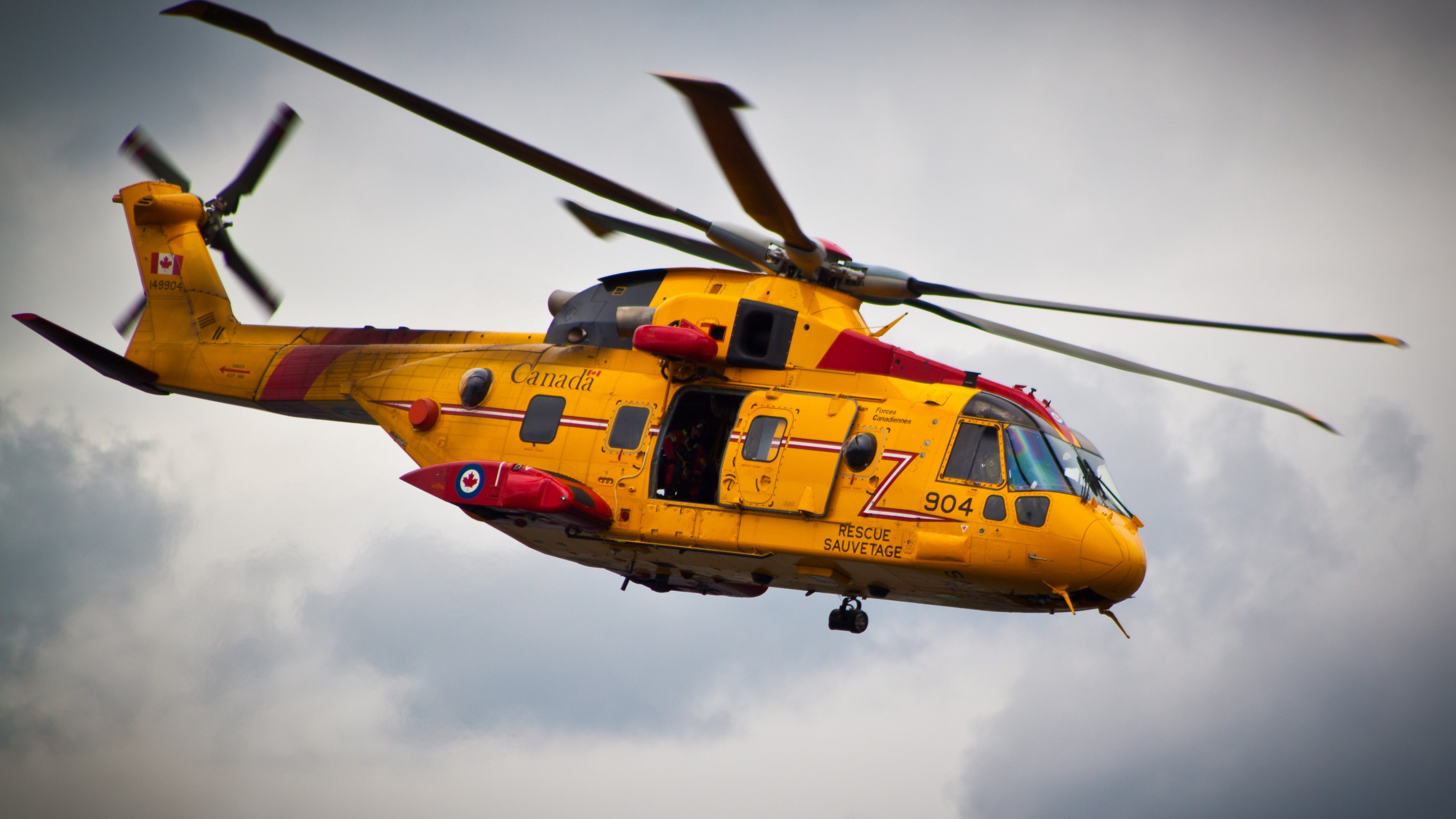 Yellow and Red Helicopter Flying in The Sky. Wallpaper in 3840x2160 Resolution