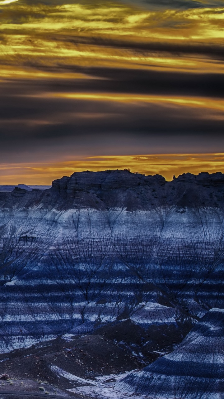 Weißer Schneebedeckter Berg Tagsüber. Wallpaper in 720x1280 Resolution