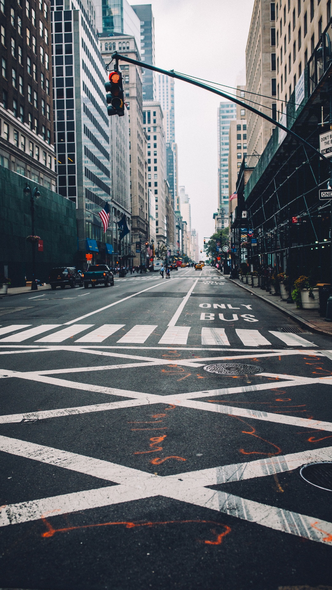 Black and White Pedestrian Lane. Wallpaper in 1080x1920 Resolution