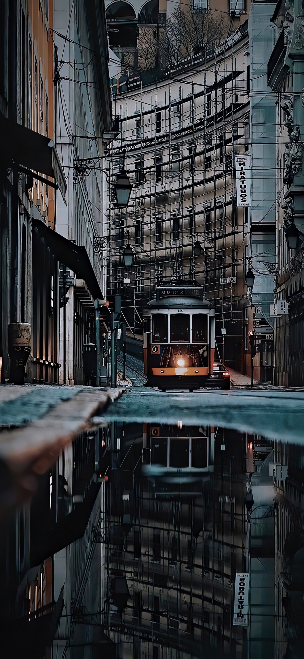 Manzana, Edificio, Tren, Electricidad, el Material Rodante. Wallpaper in 1242x2688 Resolution