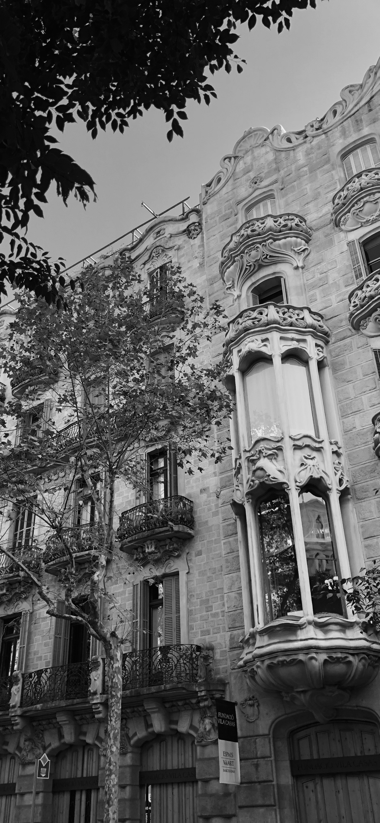 Hito, Fachada, Arquitectura, Barrio, Edificio. Wallpaper in 1242x2688 Resolution