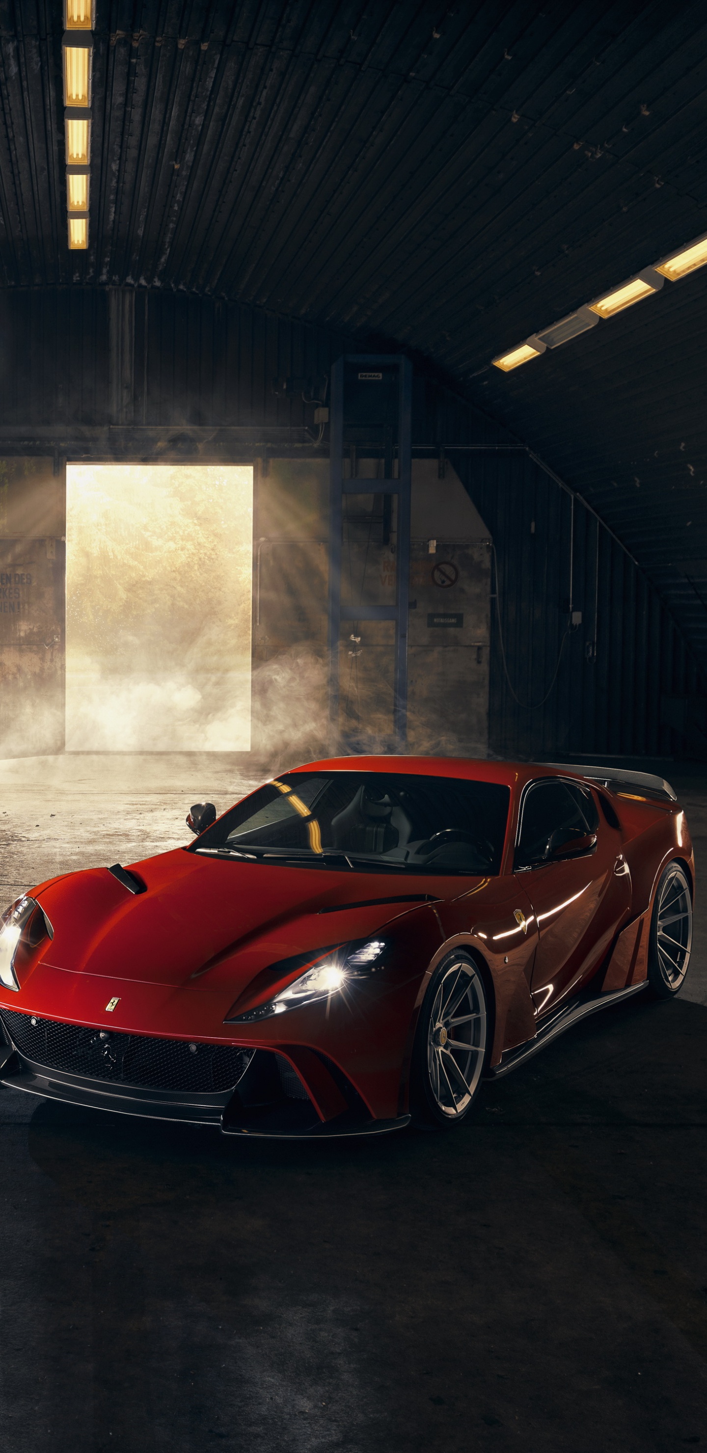 Roter Ferrari 458 Italia in Garage Geparkt. Wallpaper in 1440x2960 Resolution