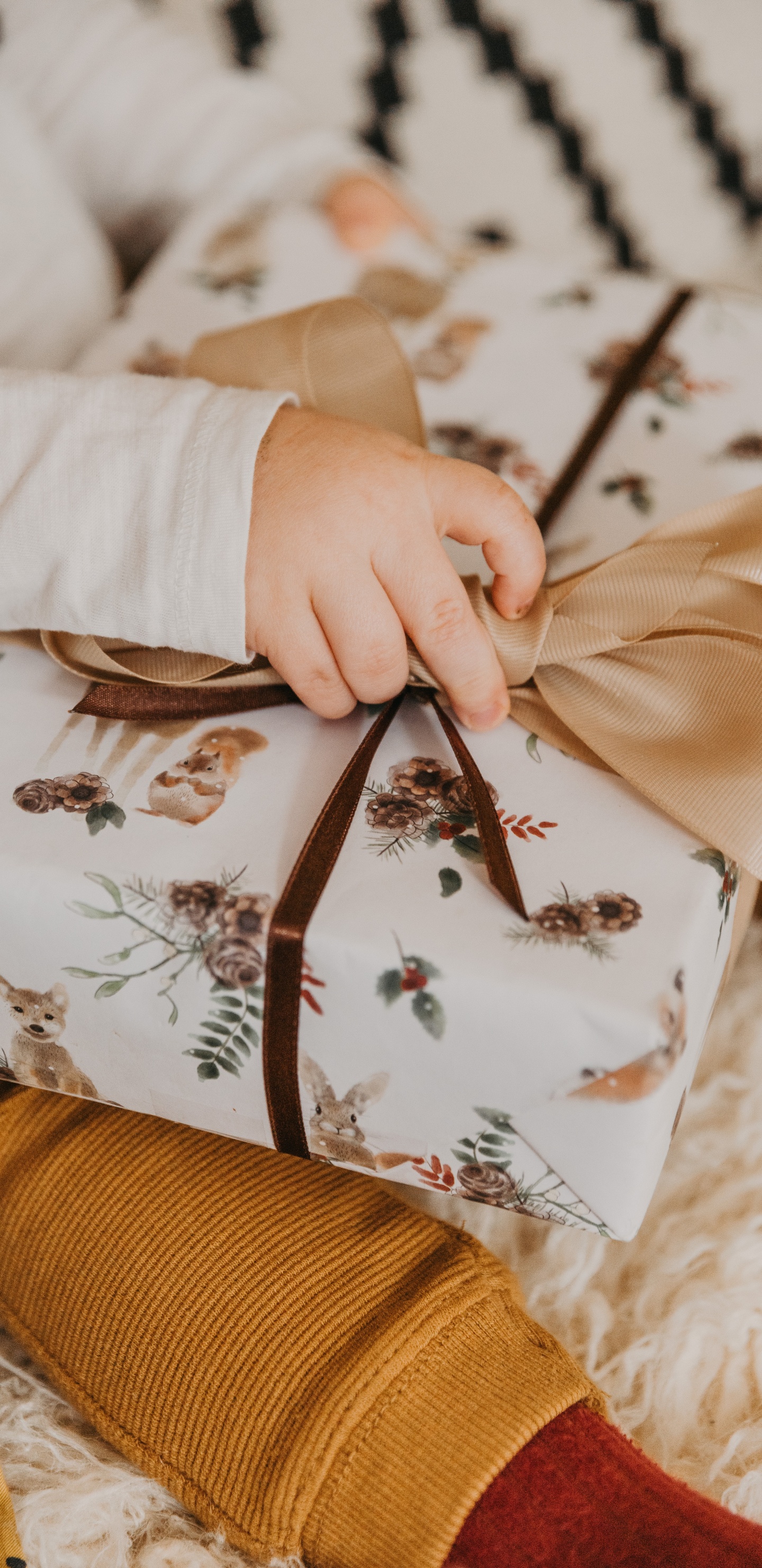 Cadeau, Textile, Main, Peach, Beige. Wallpaper in 1440x2960 Resolution