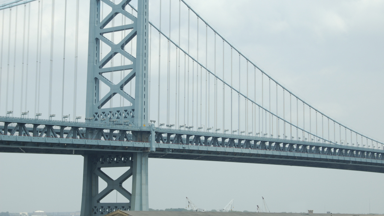 Bridge Over Body of Water. Wallpaper in 1280x720 Resolution