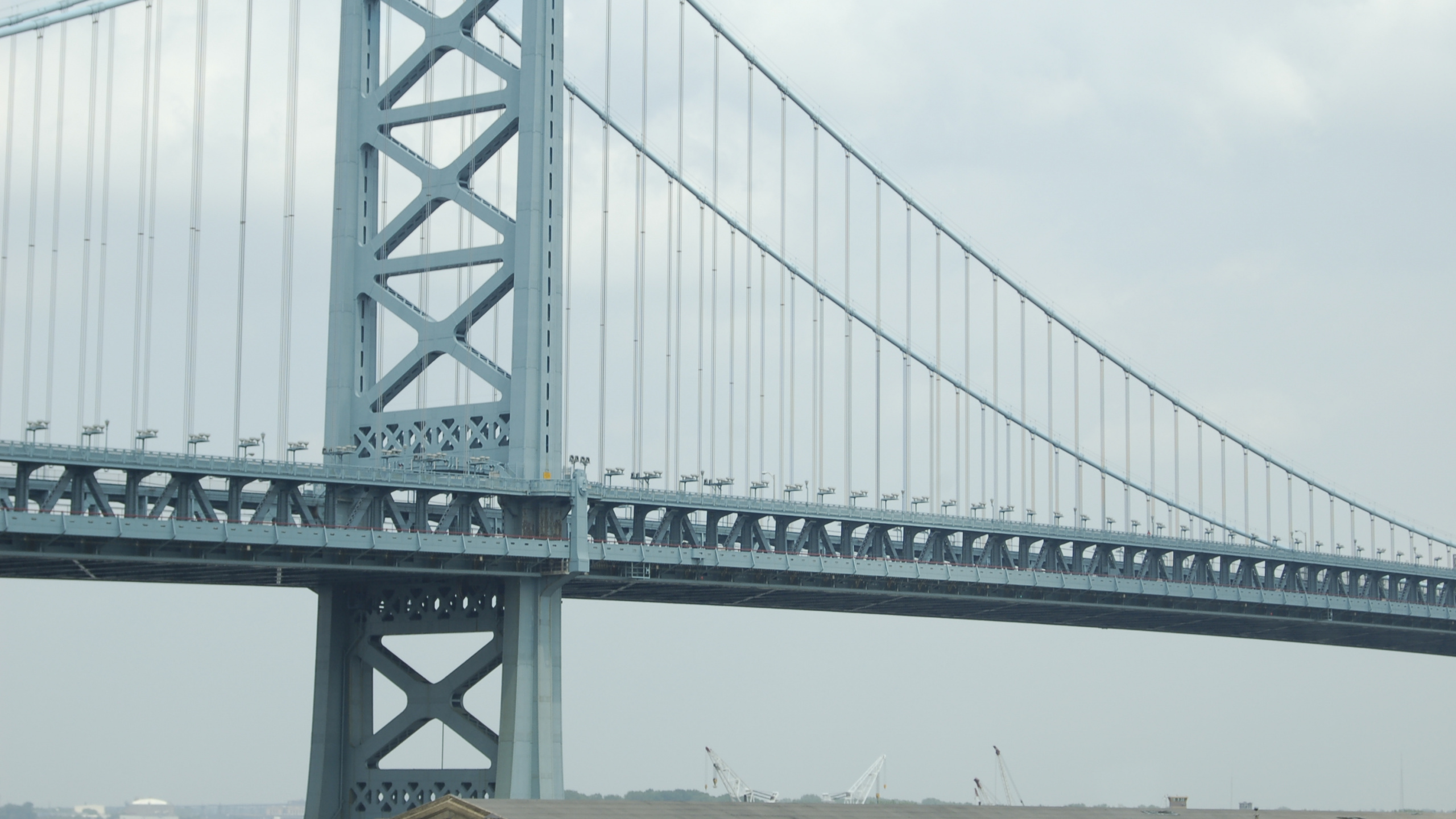 Bridge Over Body of Water. Wallpaper in 2560x1440 Resolution