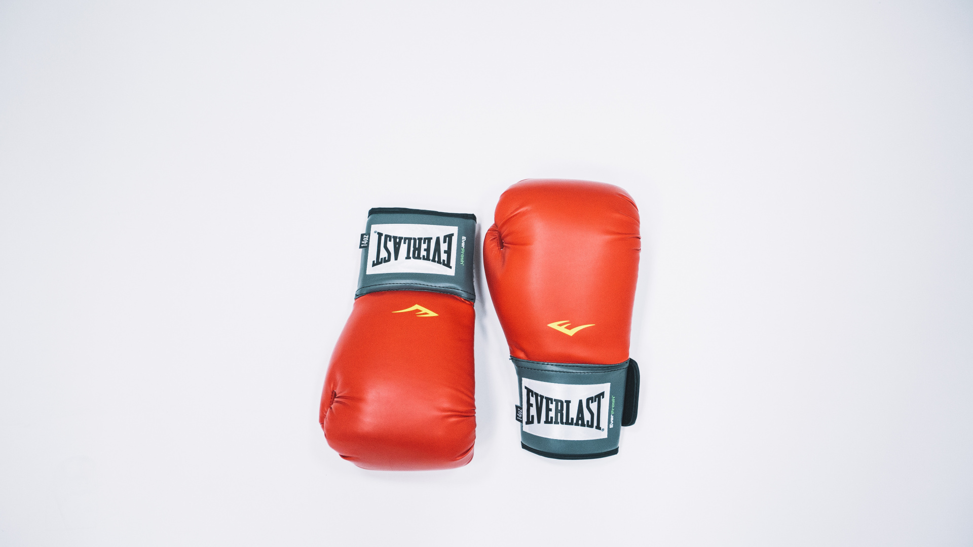 Guantes de Boxeo Rojos y Negros. Wallpaper in 1920x1080 Resolution