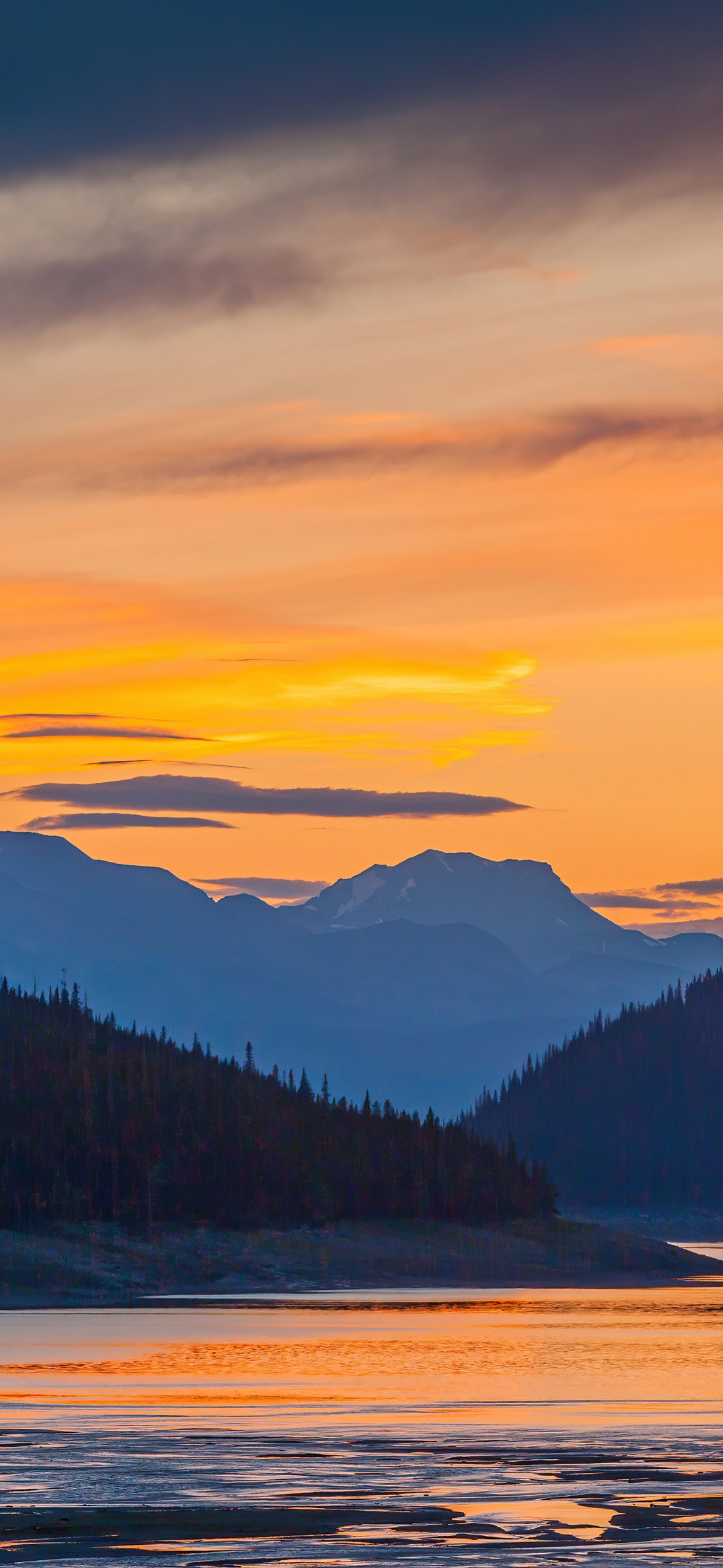 Sunset Mountains Lake. Wallpaper in 1125x2436 Resolution