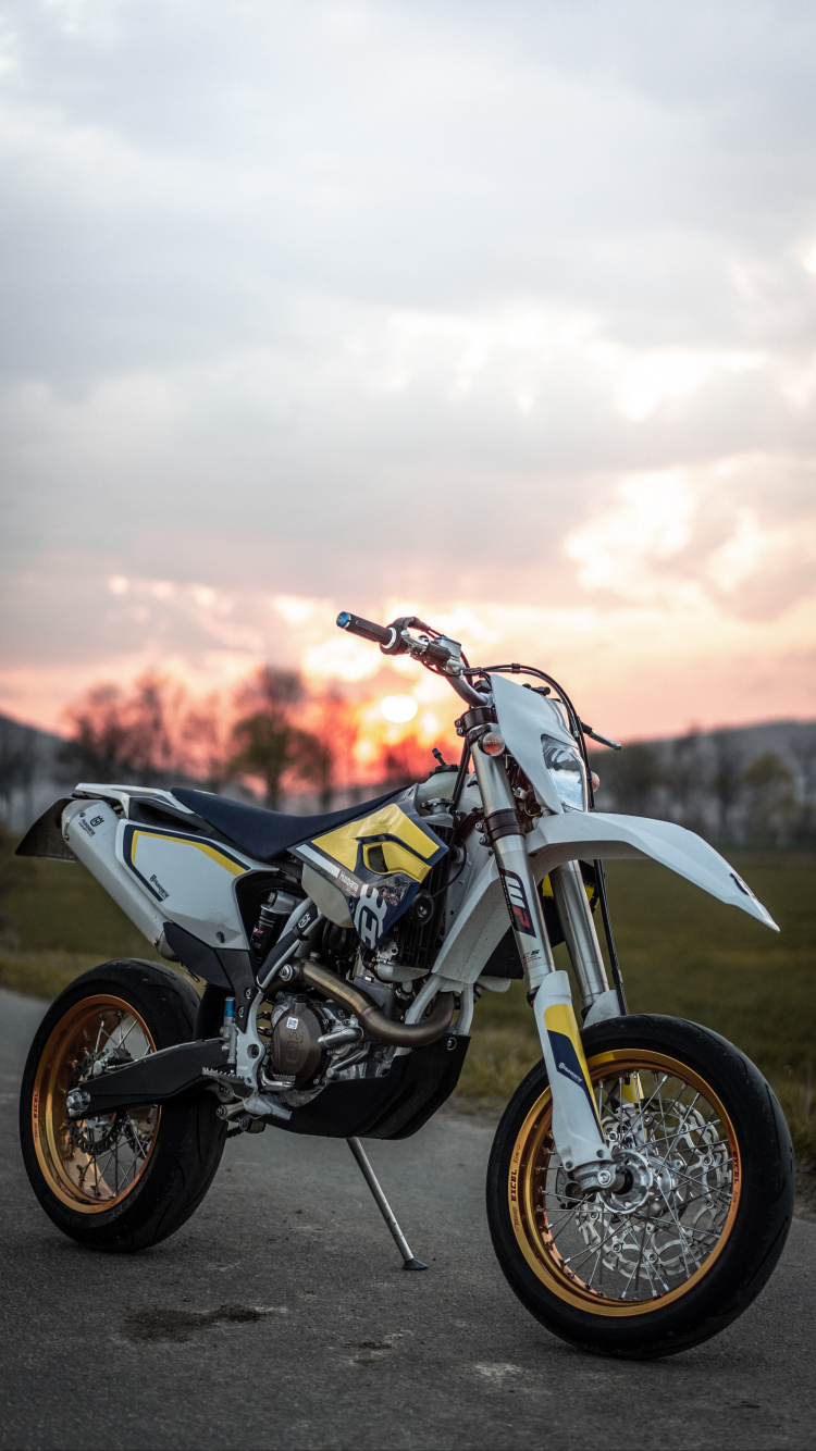 Motocicleta, Pit Bike, el Deporte de la Bicicleta, Neumatico, Rueda. Wallpaper in 750x1334 Resolution