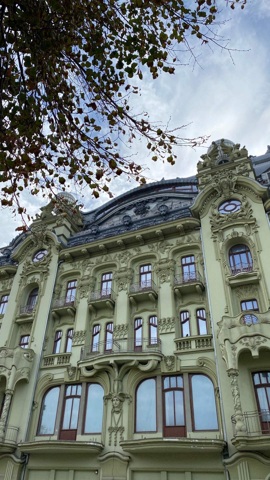 Wahrzeichen, Klassische Architektur, Fenster, Architektur, Fassade. Wallpaper in 1080x1920 Resolution