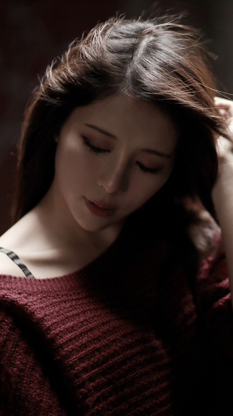 Beauty, Model, Musician, Brown Hair, Woman. Wallpaper in 750x1334 Resolution