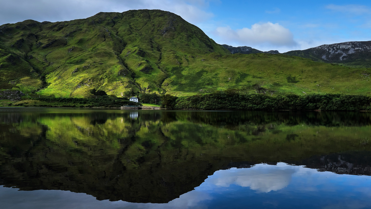Reflexión, Agua, Montaña, Paisaje Natural, Verde. Wallpaper in 1280x720 Resolution