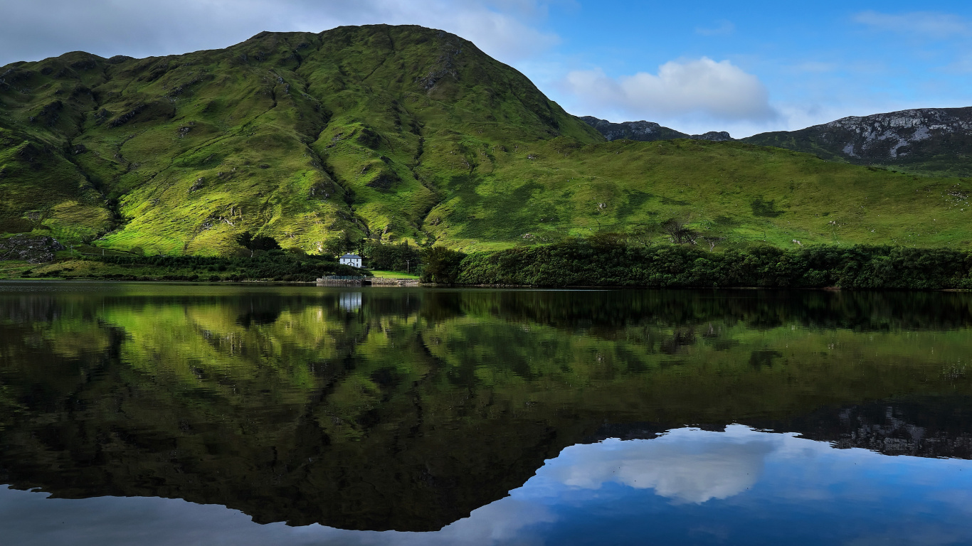 Reflexion, Baum, Wasser, Cloud, Naturlandschaft. Wallpaper in 1366x768 Resolution