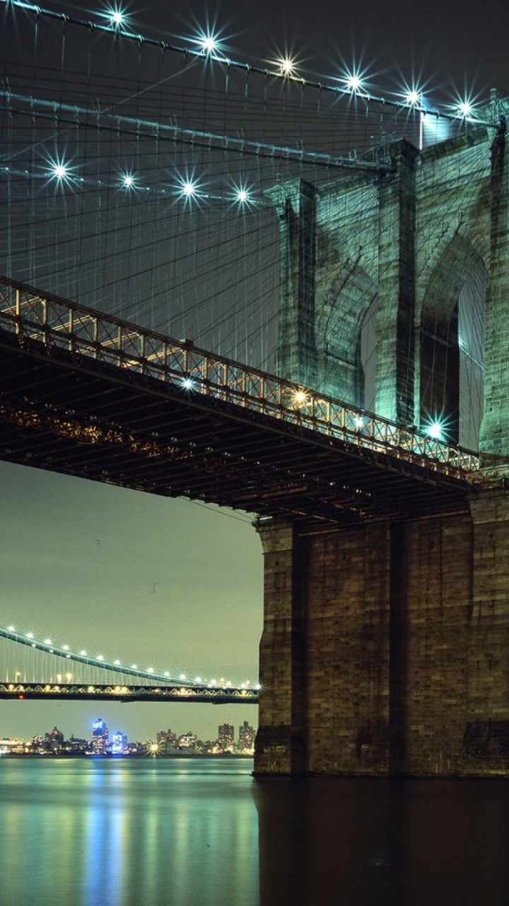 Pont Brun Au-dessus de L'eau Pendant la Journée. Wallpaper in 720x1280 Resolution