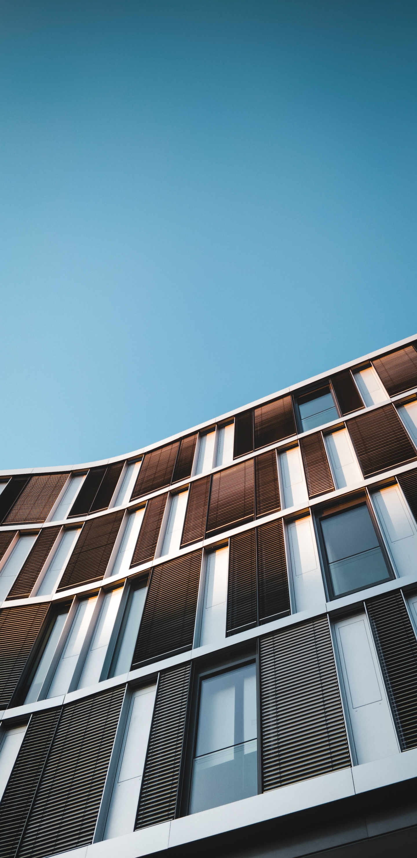 Inmueble, Conferencia Inmobiliaria, Propiedad, Edificio, Ventana. Wallpaper in 1440x2960 Resolution