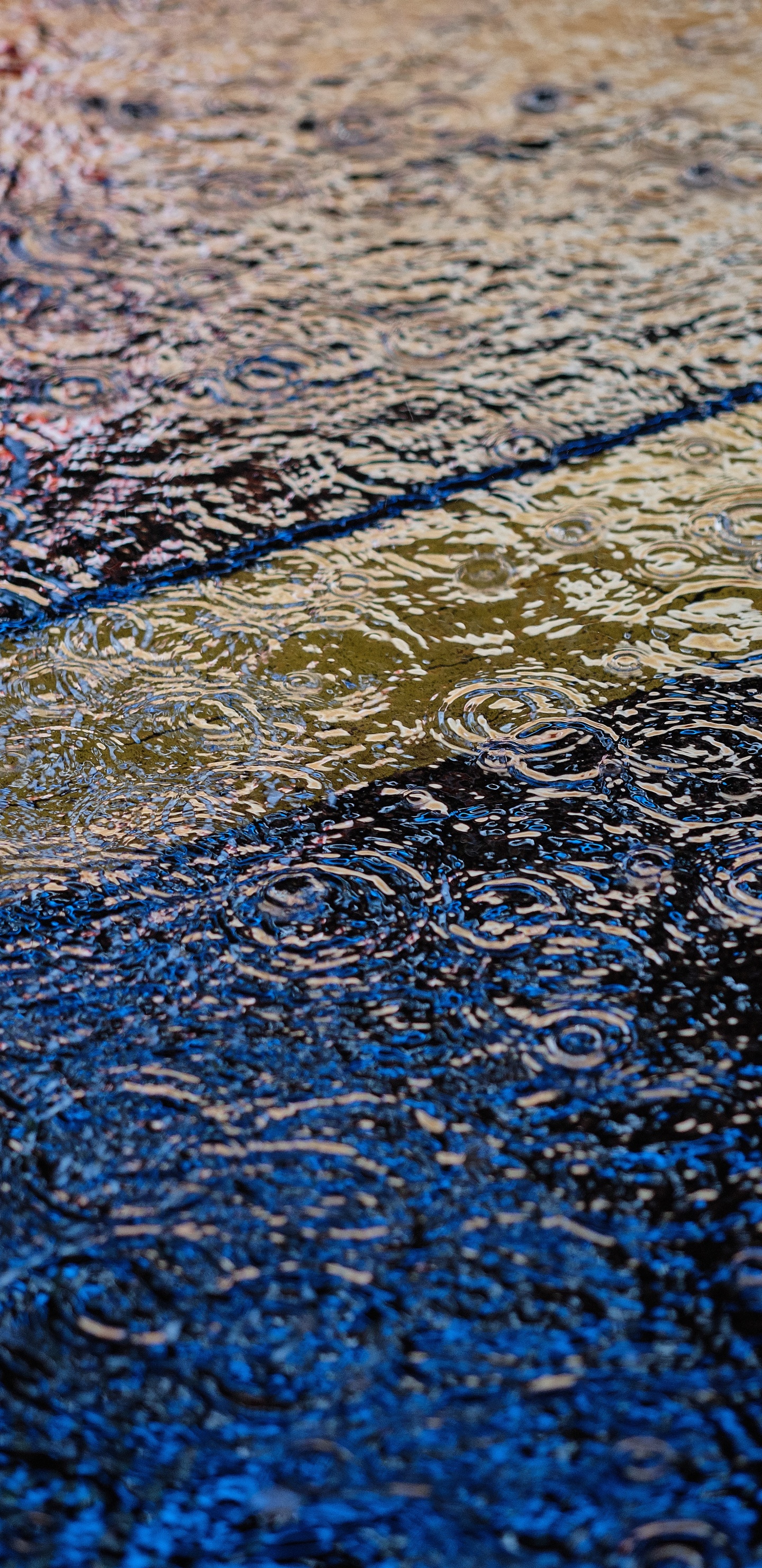 Gouttelettes D'eau Sur Textile Bleu et Rose. Wallpaper in 1440x2960 Resolution