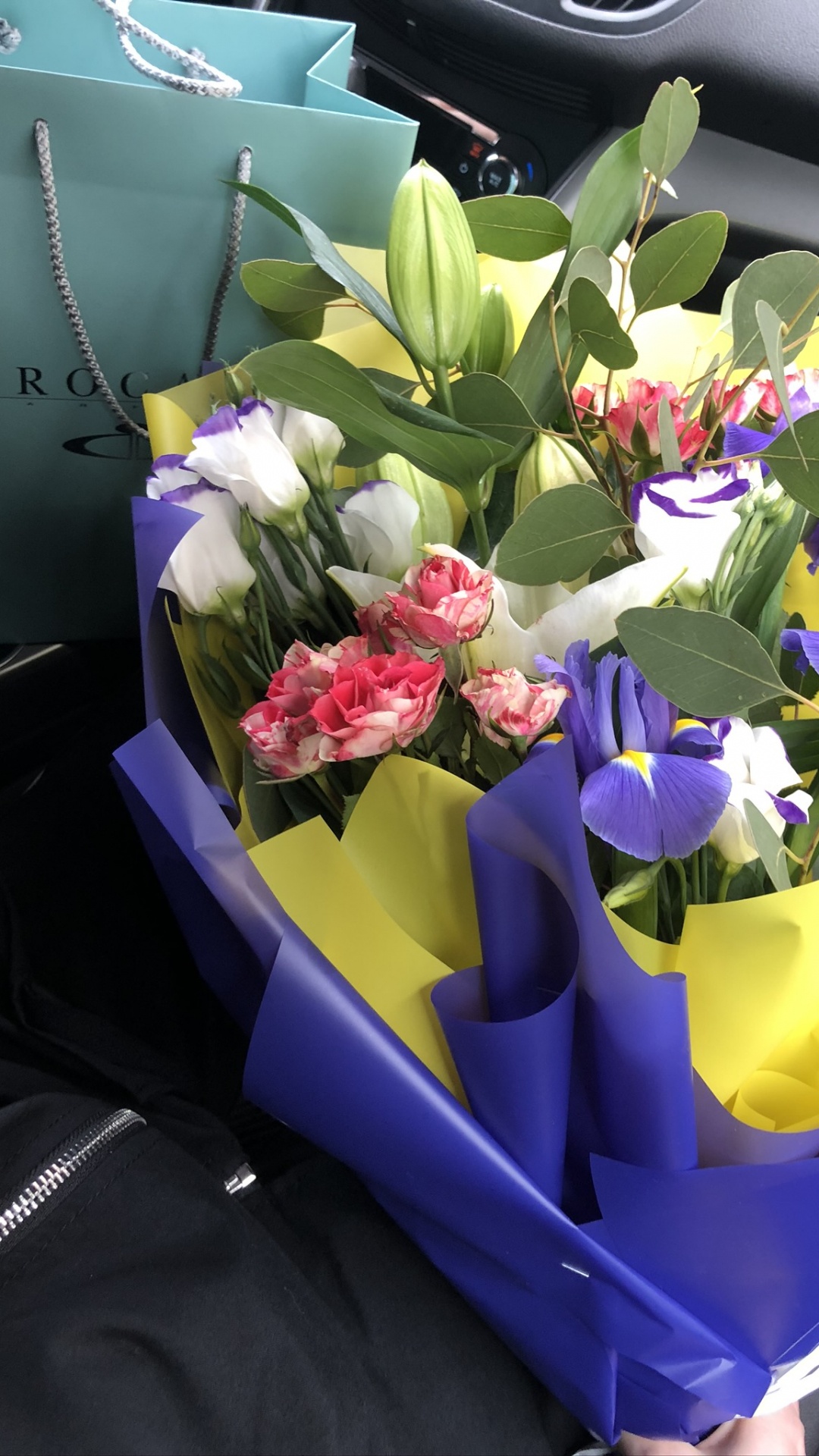 Flower Bouquet, Floral Design, King, Cut Flowers, Flower. Wallpaper in 1080x1920 Resolution