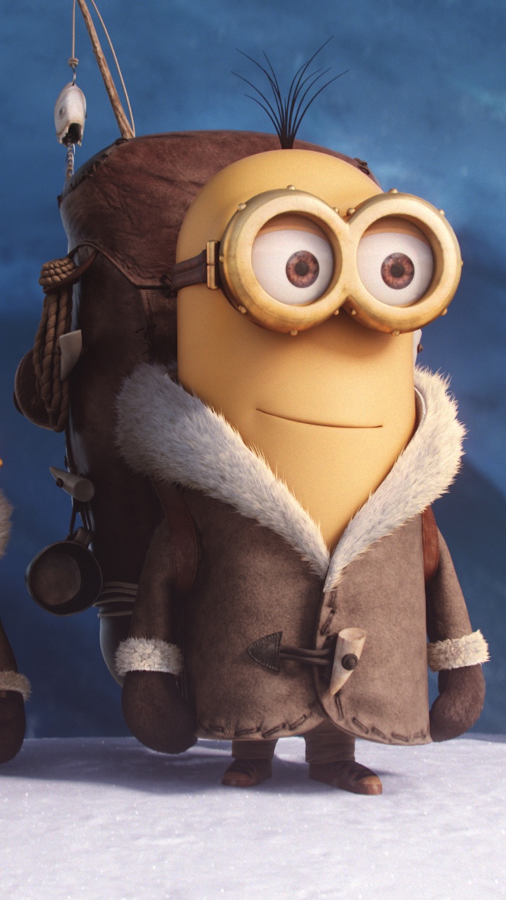 Minions Sosteniendo Una Cuerda Sobre un Suelo Cubierto de Nieve. Wallpaper in 720x1280 Resolution