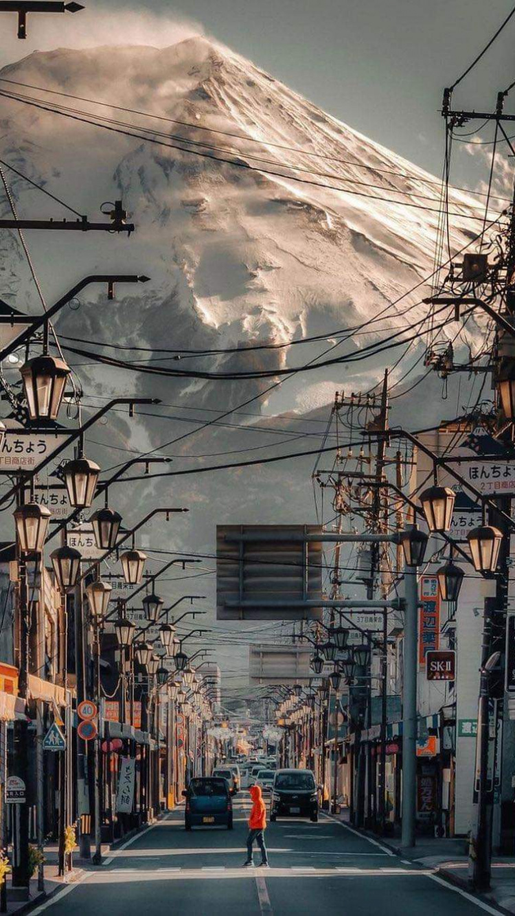 Fujiyoshida Stadt, Fujiyoshida, Mount Fuji, Tokyo, Sevilla. Wallpaper in 750x1334 Resolution